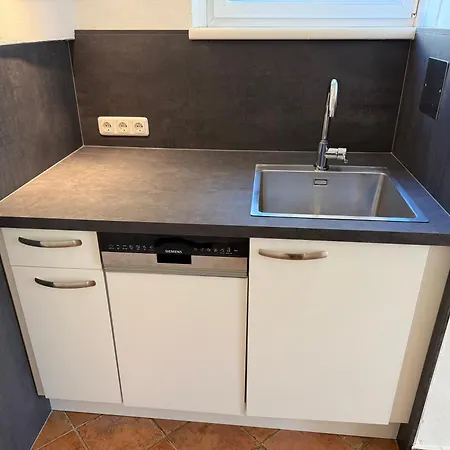 Yellow House - 1 * Steyr