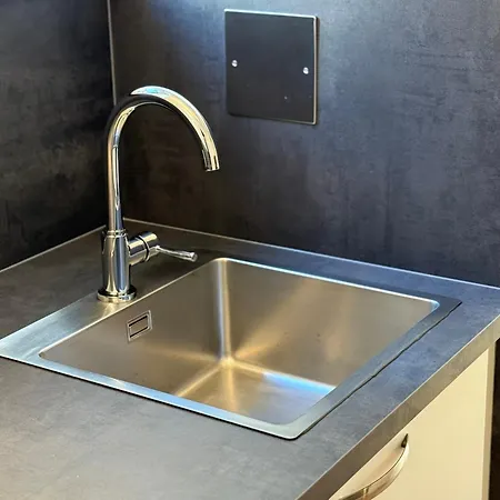 Yellow House - 1 * Steyr