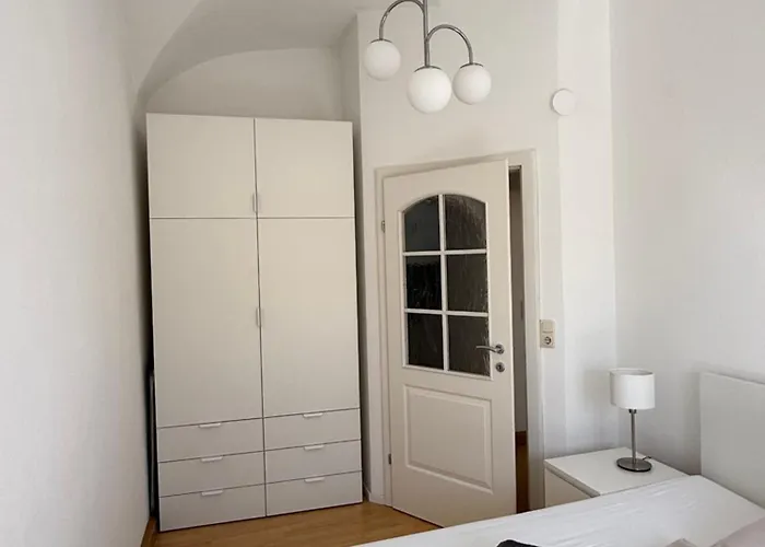 Yellow House - 1 Apartment