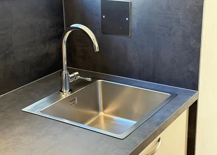 Yellow House - 1 * Steyr