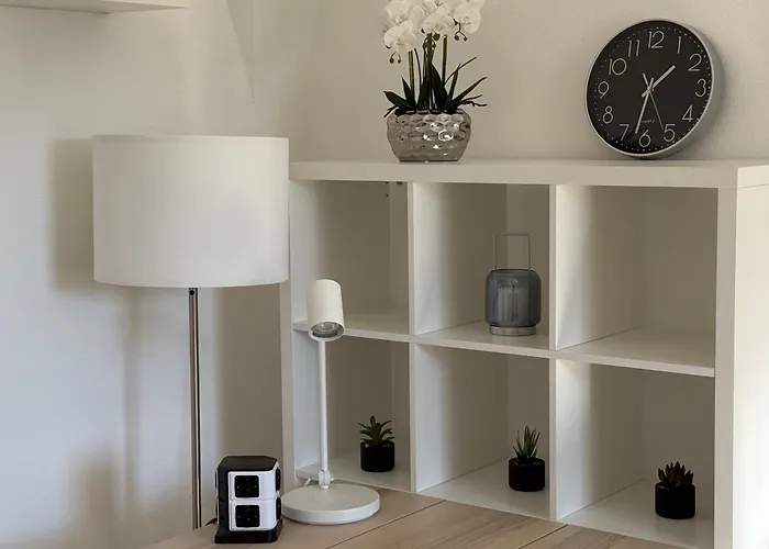 Yellow House - 1 Steyr