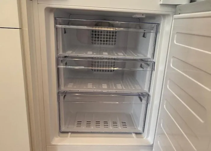 Yellow House - 1 * Steyr