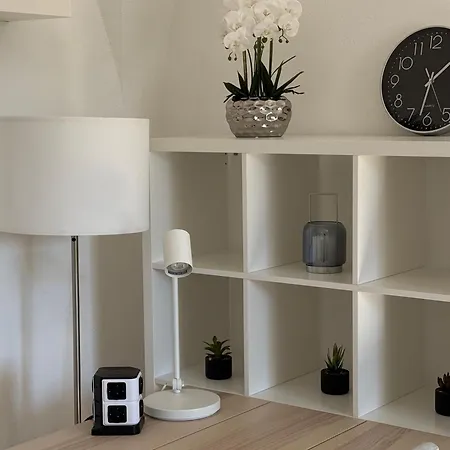 Yellow House - 1 Steyr