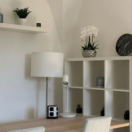 Daire Yellow House - 1 *