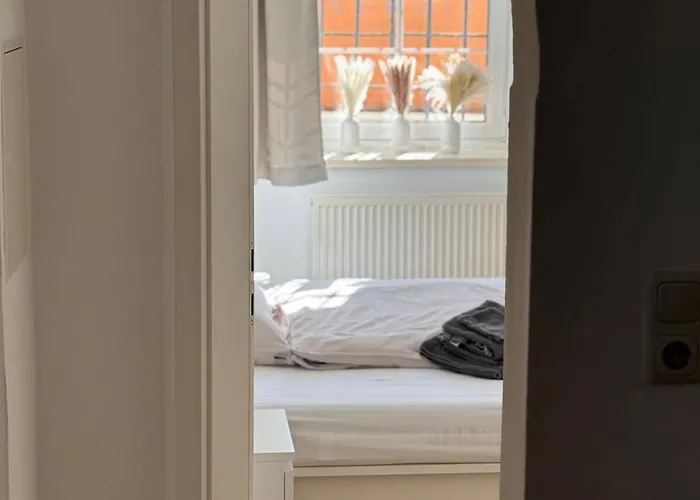 Daire Yellow House - 1